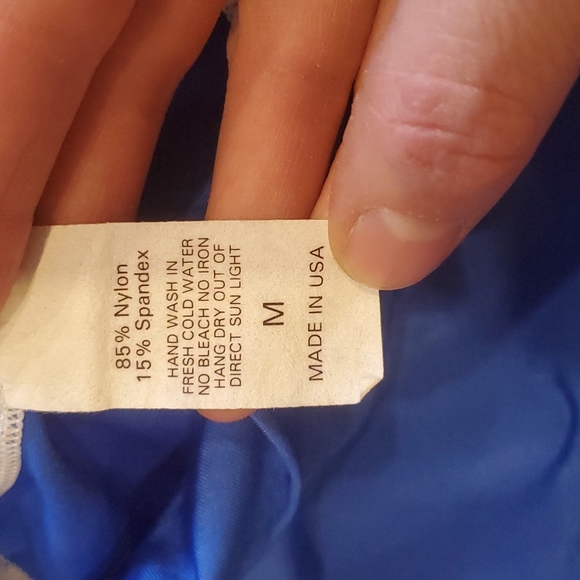 Women's rash guard size medium - Picture 2 of 2